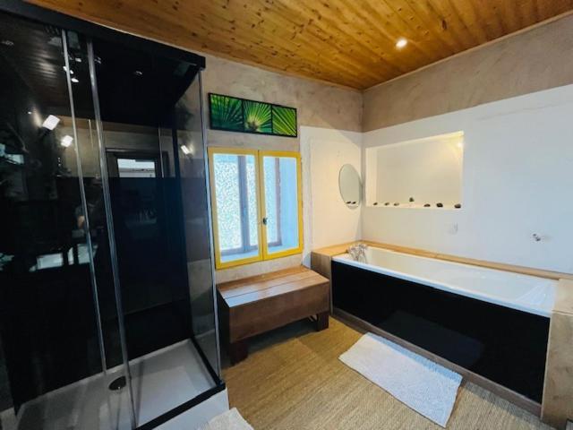 Maison De Village, Jacuzzi, Salle Cinema Valencin Buitenkant foto